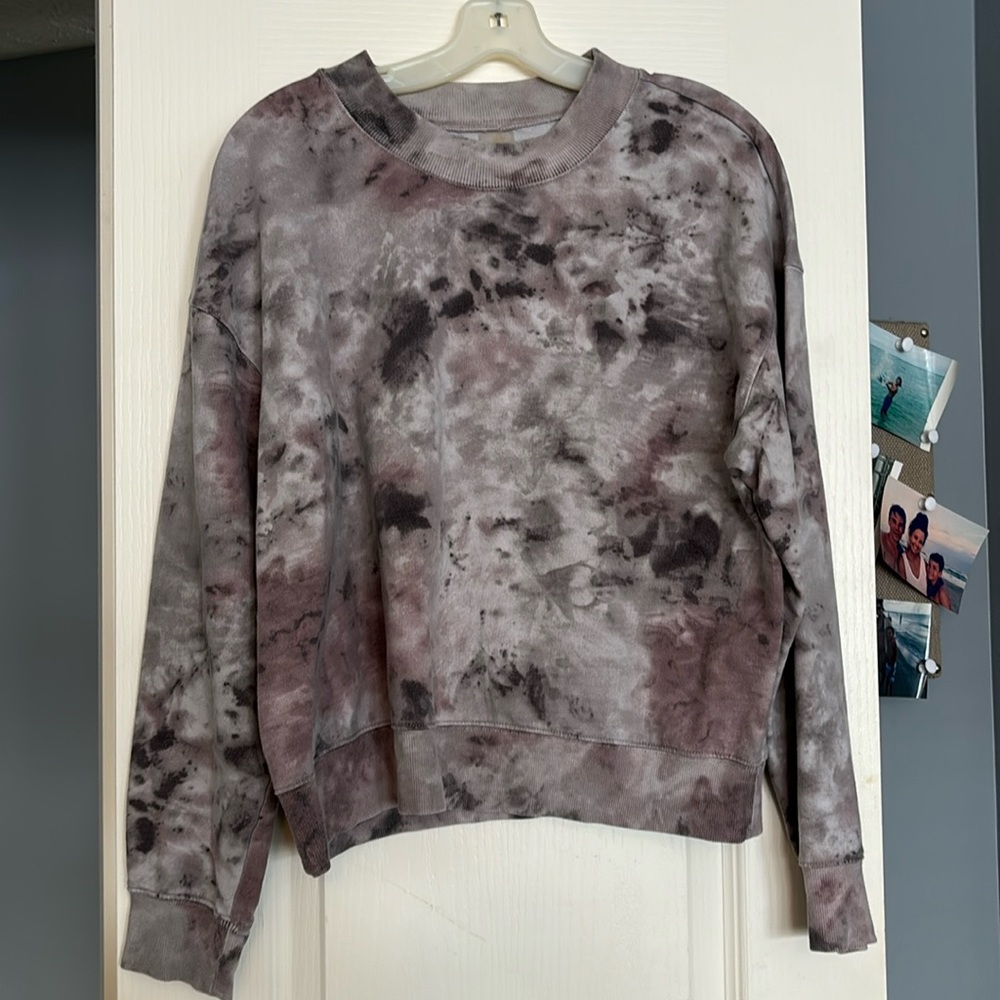 Tie dye sweatshirt size xl fits like large